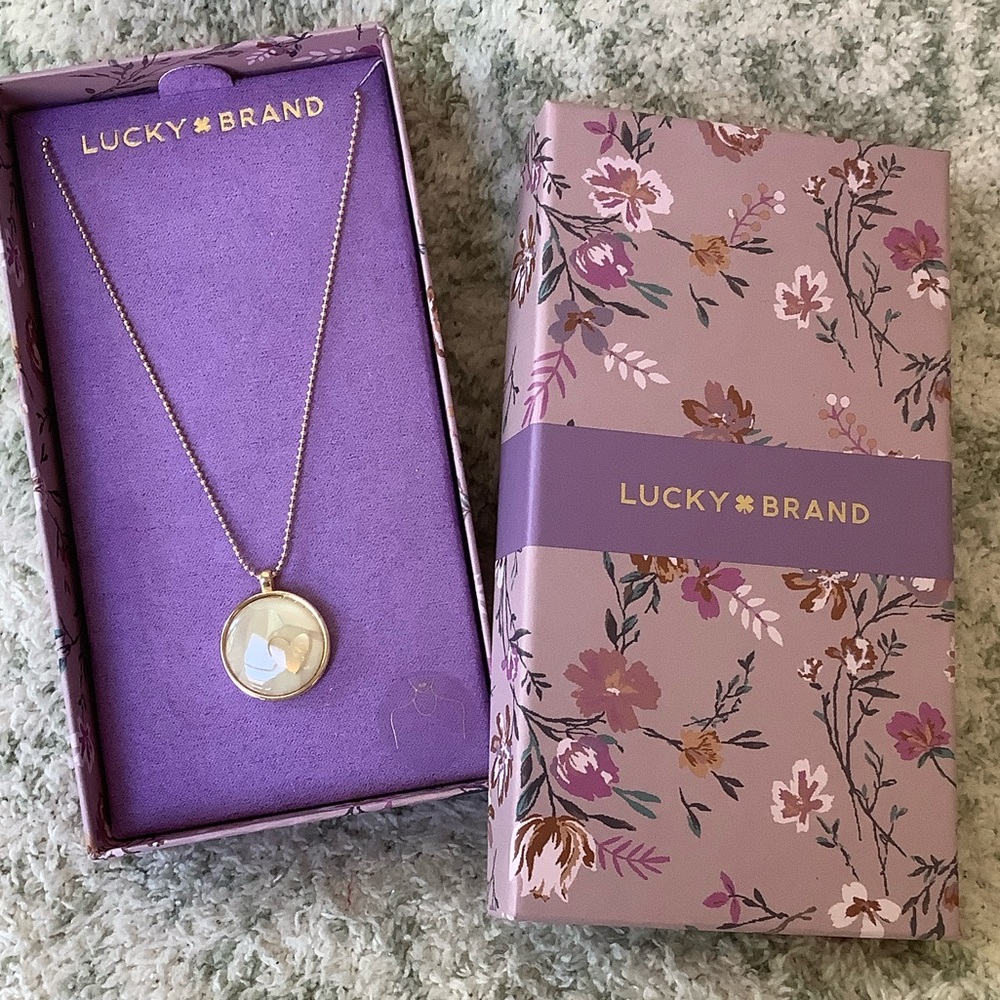 Lucky Brand Gold-Toned Mother of Pearl Heart Pendant Necklace NWT 18-20”